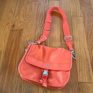 EUC Lululemon Crossbody Bag Purse